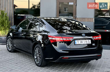 Седан Toyota Avalon 2012 в 