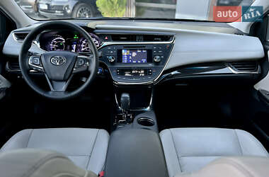 Седан Toyota Avalon 2012 в 