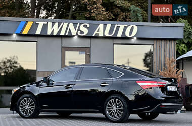 Седан Toyota Avalon 2012 в 