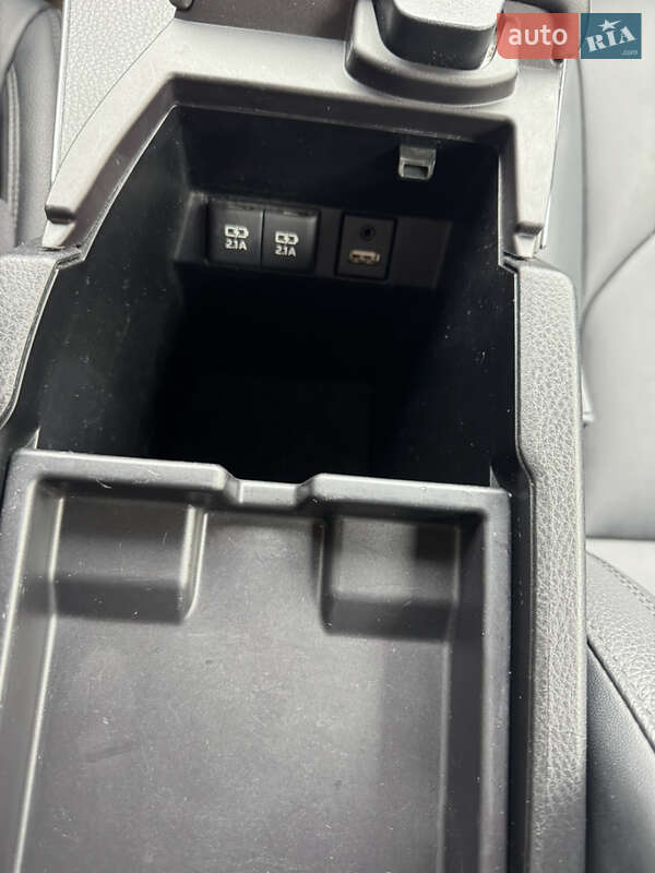 Седан Toyota Avalon 2020 в Луцке фото 38 Седан Toyota Avalon 2020 в Луцке