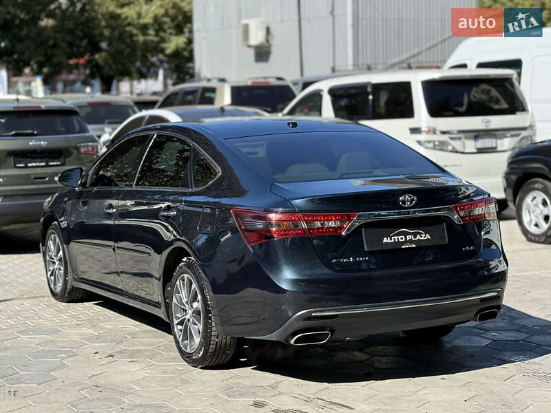 Седан Toyota Avalon 2016 в Одесі