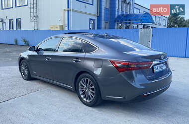 Седан Toyota Avalon 2015 в 