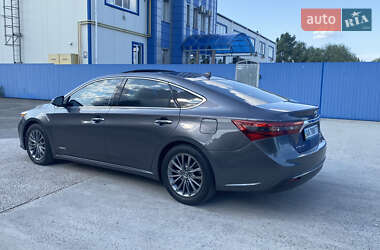 Седан Toyota Avalon 2015 в 