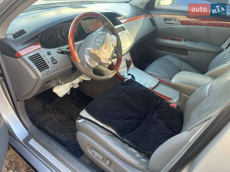 Седан Toyota Avalon 2006 в Киеве