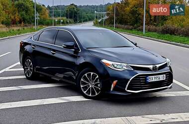 Седан Toyota Avalon 2018 в Хмельницькому