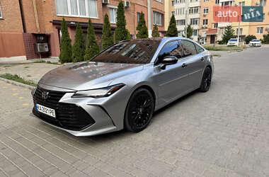 Седан Toyota Avalon 2019 в Черноморске