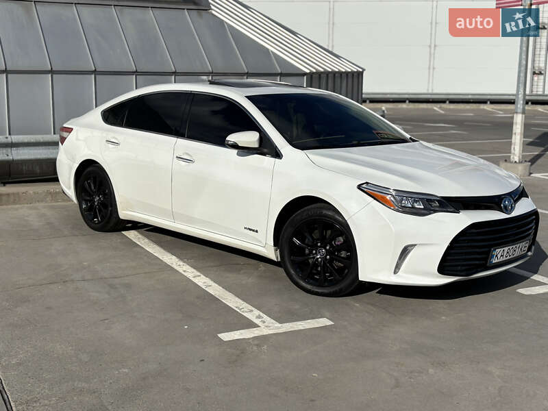 Седан Toyota Avalon 2016 в Киеве