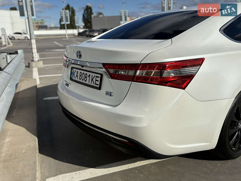Седан Toyota Avalon 2016 в Киеве