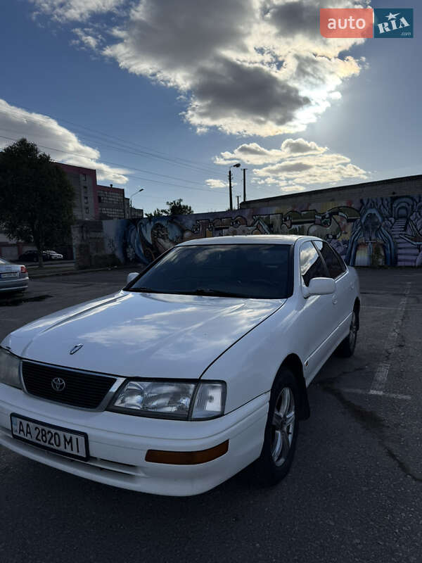 Седан Toyota Avalon 1996 в 