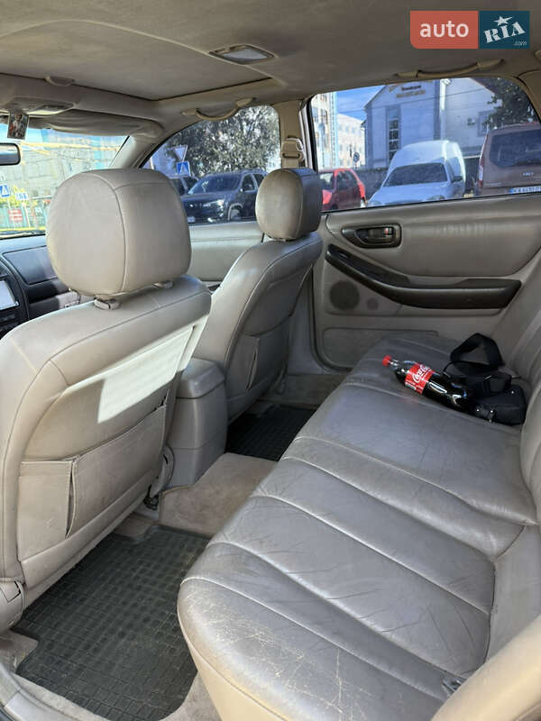 Седан Toyota Avalon 1996 в Киеве