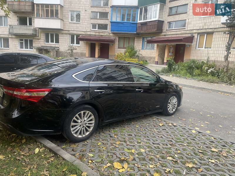 Седан Toyota Avalon 2015 в Тернополе