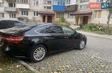 Седан Toyota Avalon 2015 в 