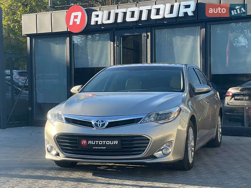 Седан Toyota Avalon 2014 в Чернівцях