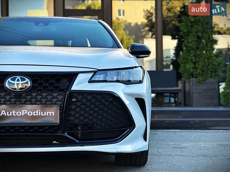 Седан Toyota Avalon 2018 в Киеве фото 2 Седан Toyota Avalon 2018 в Киеве