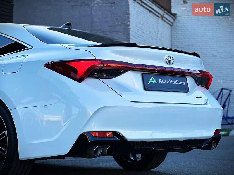 Седан Toyota Avalon 2018 в Киеве фото 20 Седан Toyota Avalon 2018 в Киеве