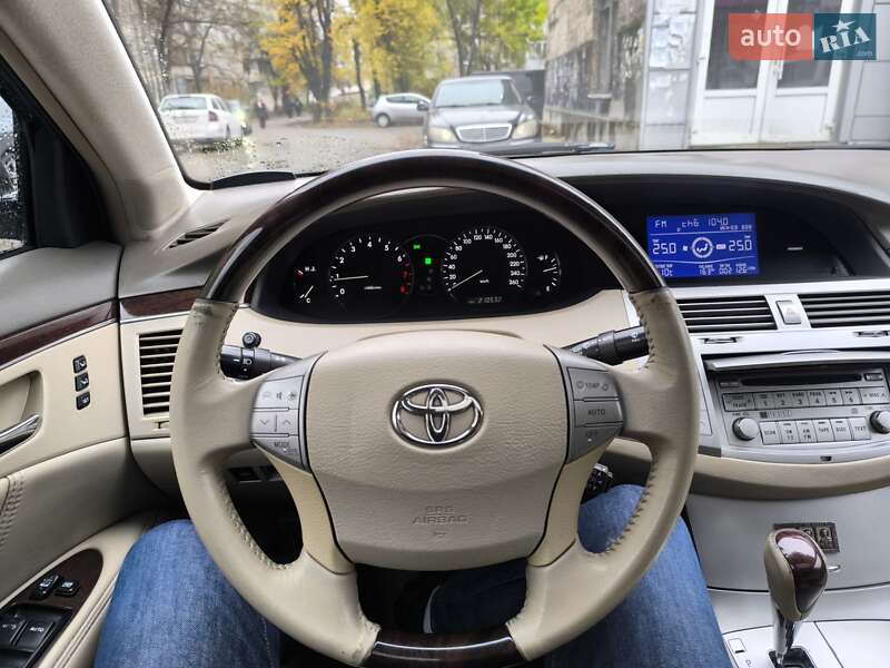 Седан Toyota Avalon 2008 в Киеве
