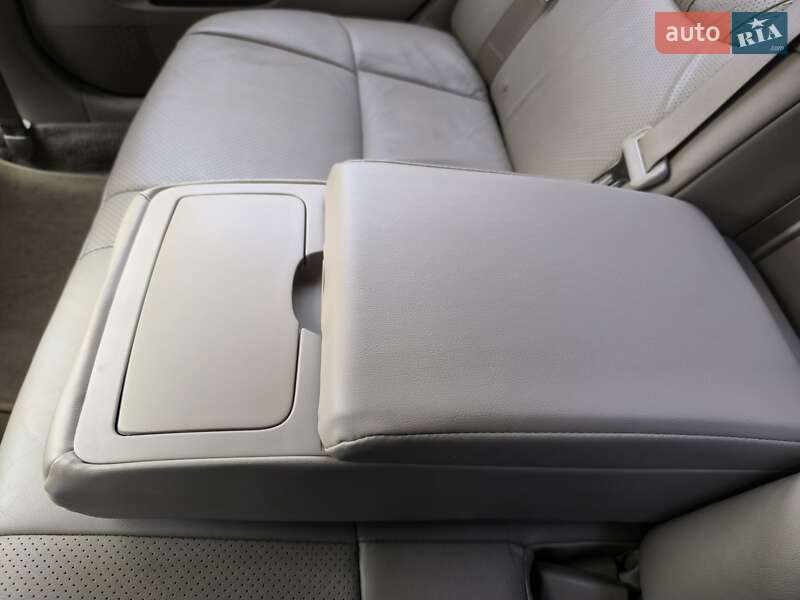 Седан Toyota Avalon 2008 в Киеве