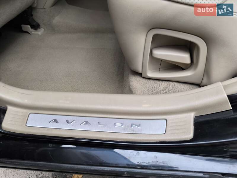 Седан Toyota Avalon 2008 в Киеве