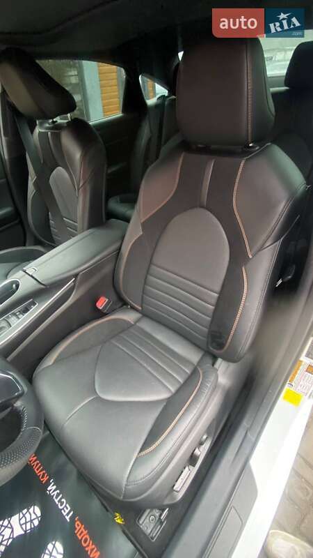 Седан Toyota Avalon 2022 в Виннице