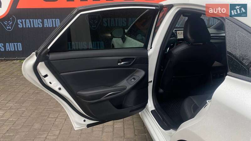 Седан Toyota Avalon 2022 в Виннице