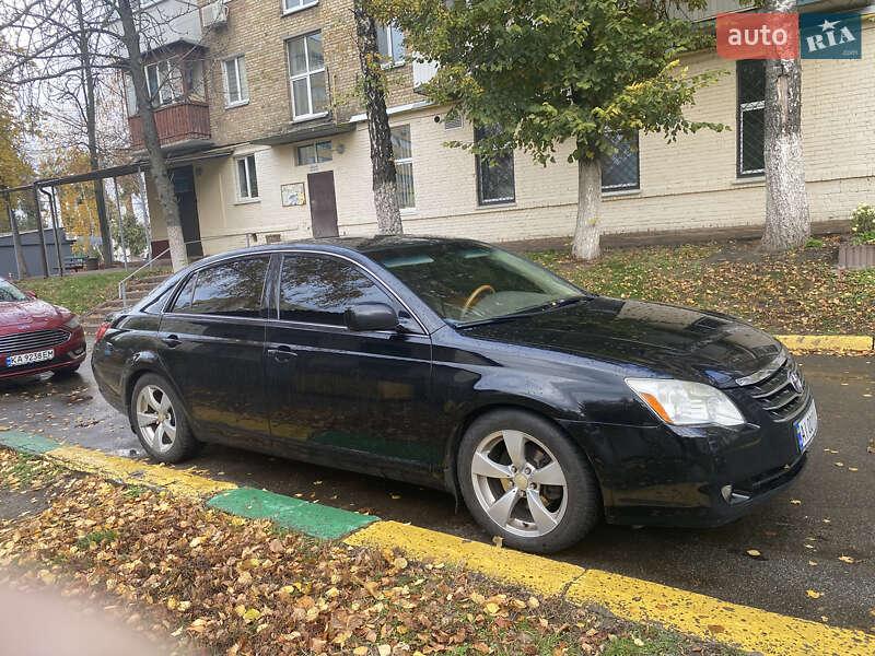 Седан Toyota Avalon 2007 в Киеве