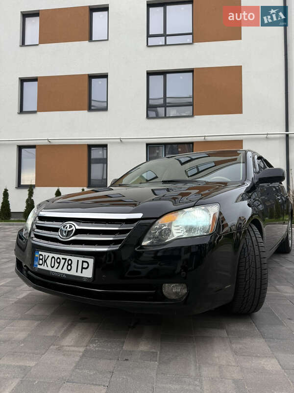 Седан Toyota Avalon 2006 в Рівному
