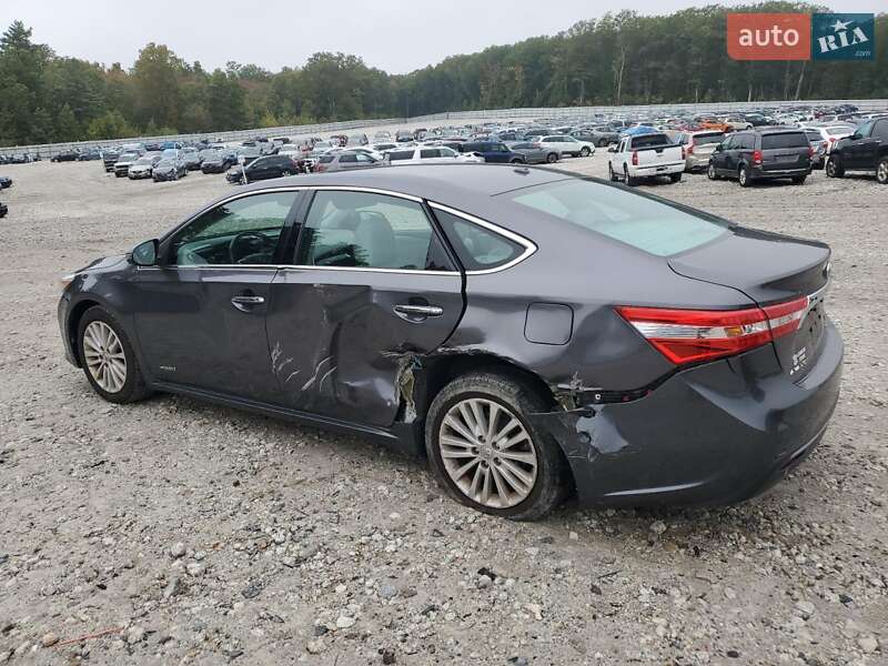 Седан Toyota Avalon 2015 в Львове