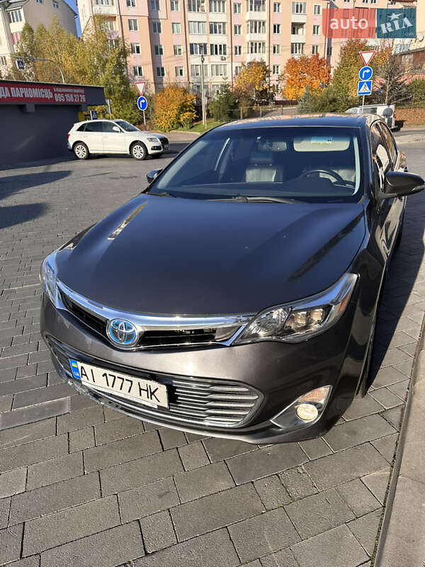 Седан Toyota Avalon 2015 в Луцке