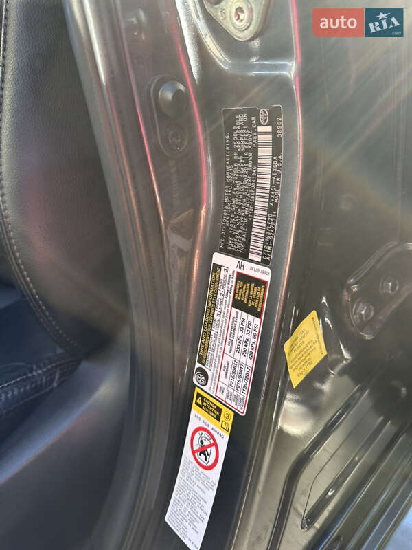 Седан Toyota Avalon 2015 в Луцке