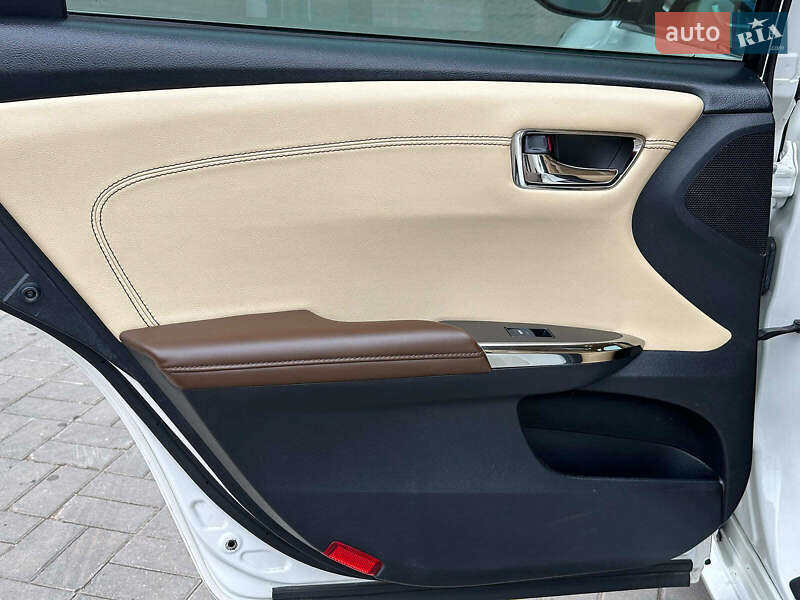 Седан Toyota Avalon 2013 в Одессе