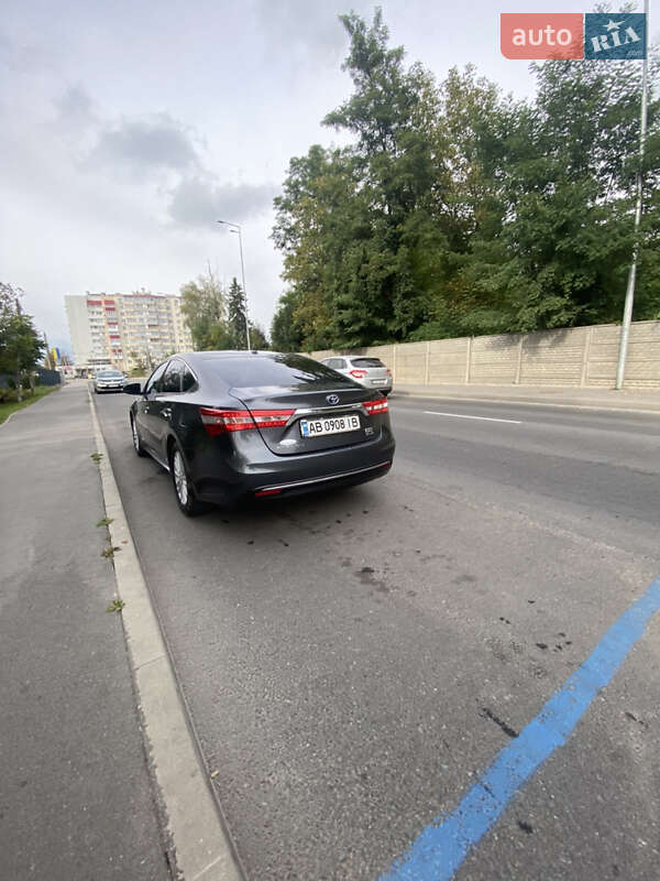 Седан Toyota Avalon 2015 в Гнивани