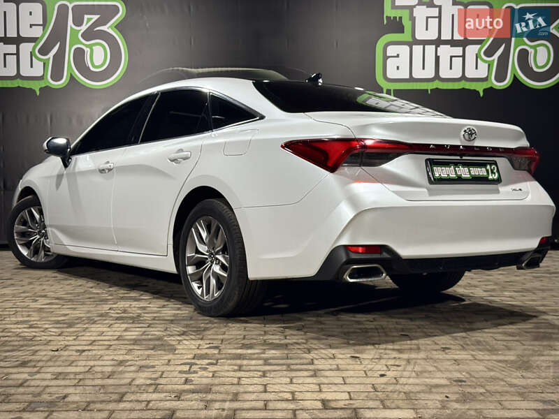 Седан Toyota Avalon 2018 в Одесі