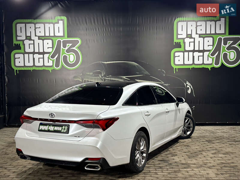 Седан Toyota Avalon 2018 в Одесі