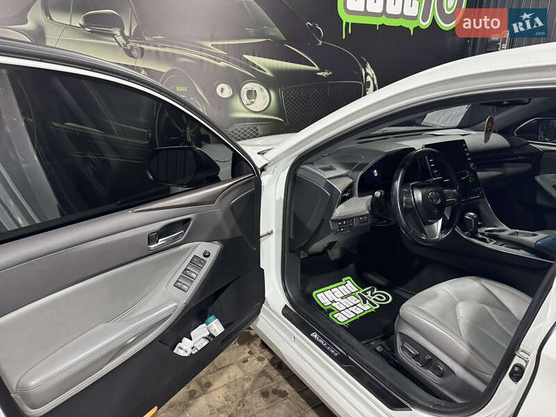 Седан Toyota Avalon 2018 в Одесі