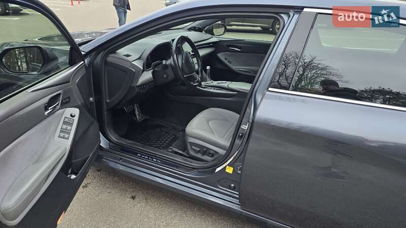 Седан Toyota Avalon 2019 в Харкові