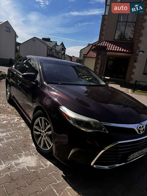 Седан Toyota Avalon 2015 в Ужгороде