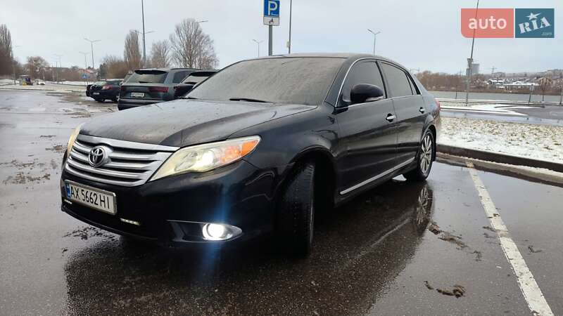 Toyota Avalon 2010