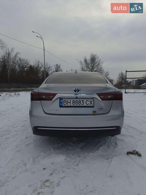 Седан Toyota Avalon 2018 в Киеве