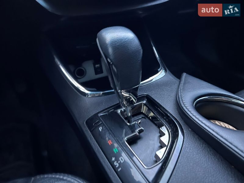 Седан Toyota Avalon 2016 в Киеве