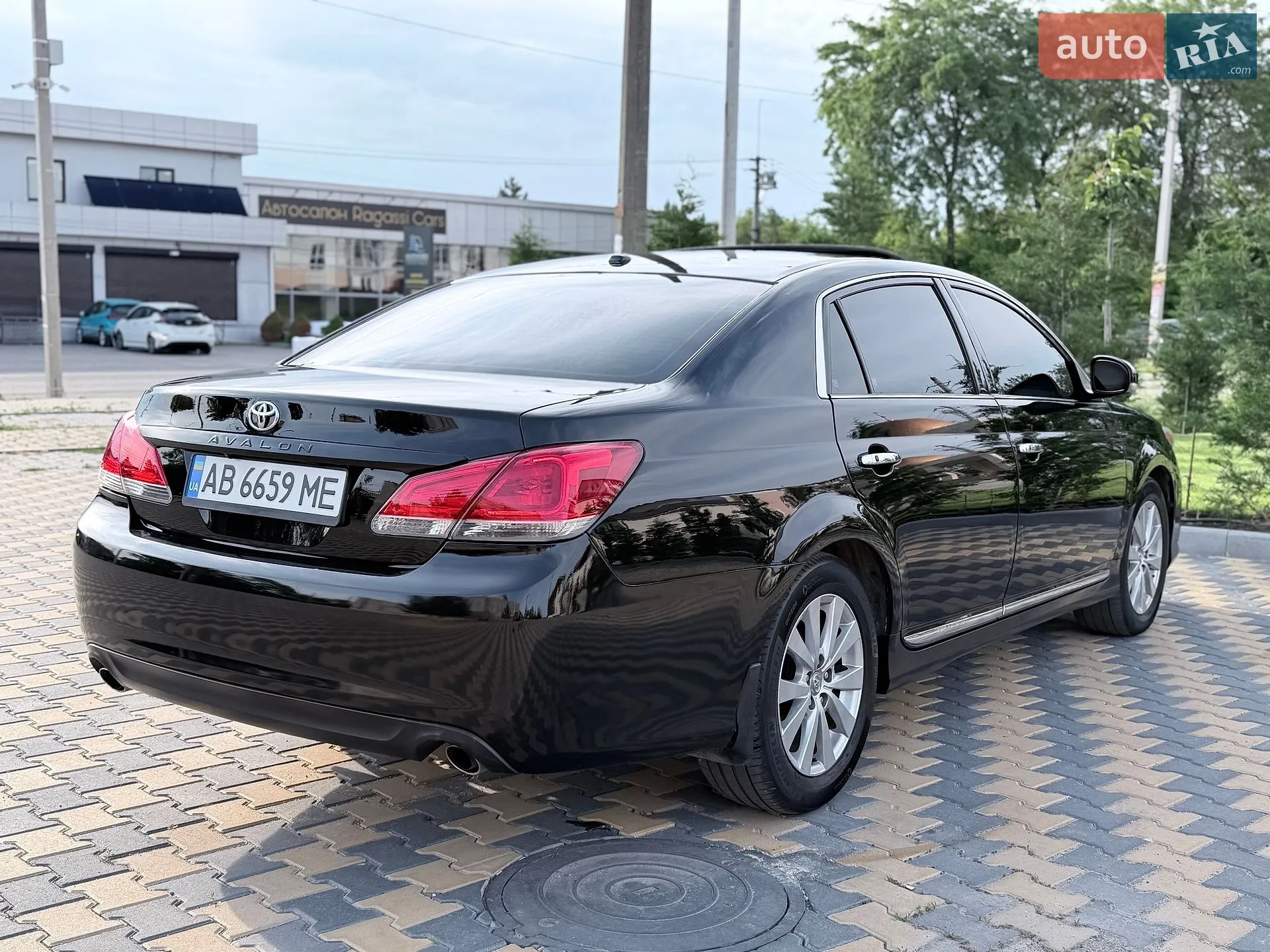 2010 Toyota Avalon - мініатюра 12