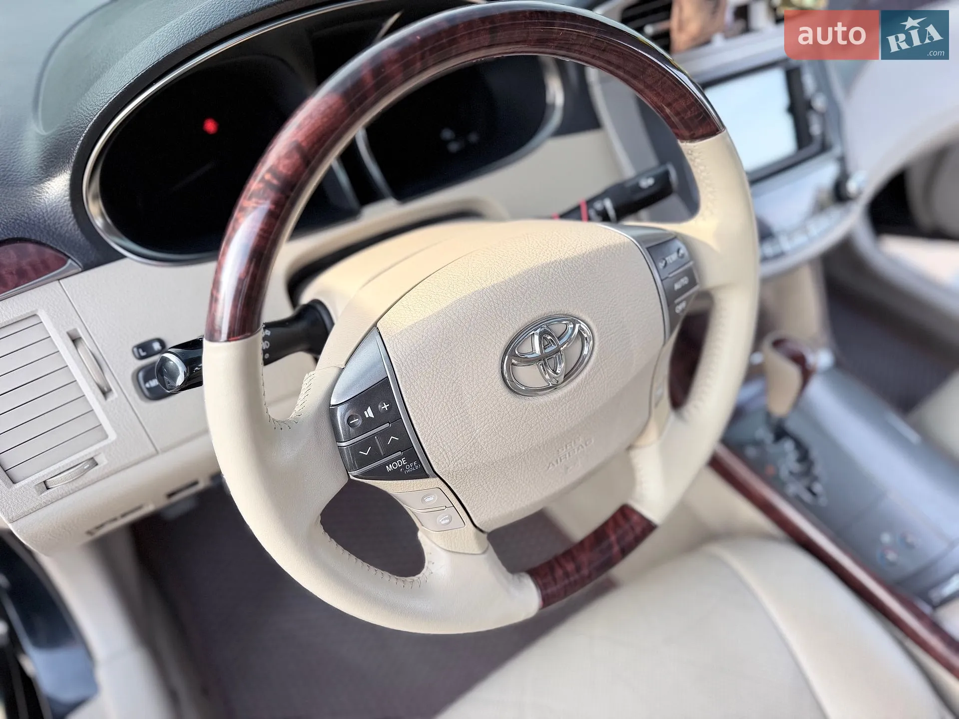 2010 Toyota Avalon - мініатюра 23