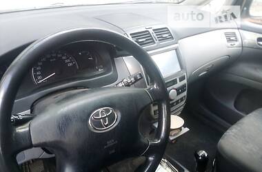 Мінівен Toyota Avensis Verso 2002 в 