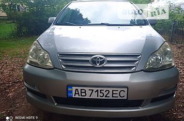 Мінівен Toyota Avensis Verso 2004 в Гайсину