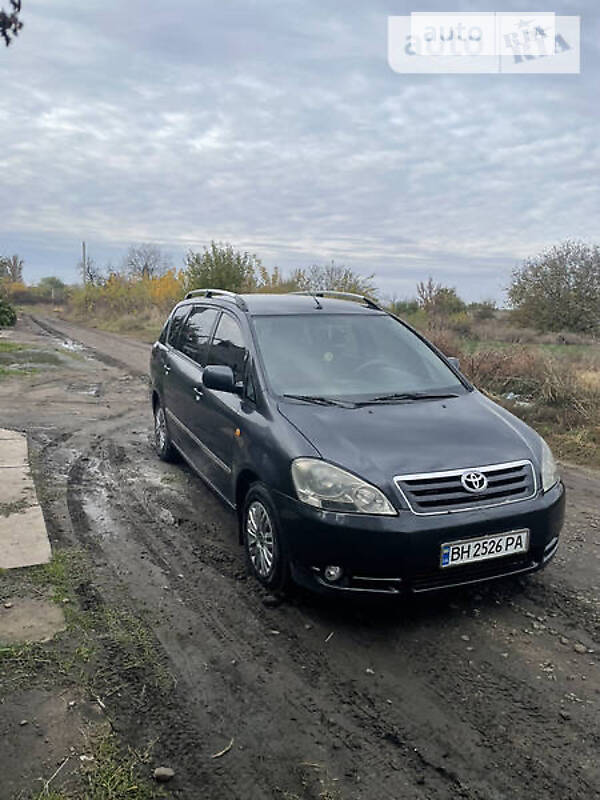 Toyota Avensis Verso