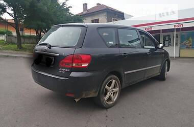 Універсал Toyota Avensis Verso 2004 в 