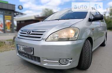 Універсал Toyota Avensis Verso 2003 в Дніпрі