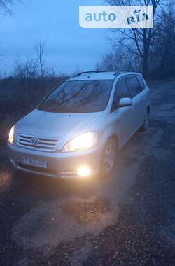Минивэн Toyota Avensis Verso 2001 в Ивано-Франковске