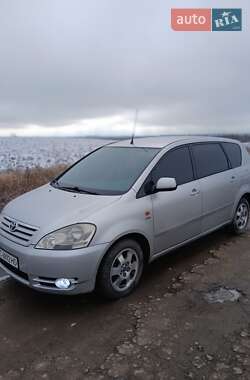 Мінівен Toyota Avensis Verso 2002 в Львові