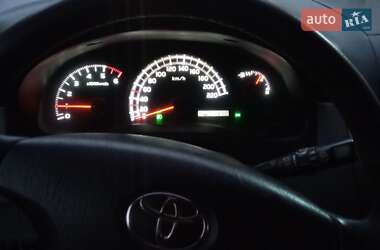 Мінівен Toyota Avensis Verso 2002 в 