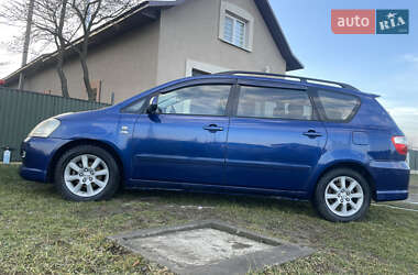Мінівен Toyota Avensis Verso 2004 в Чернівцях
